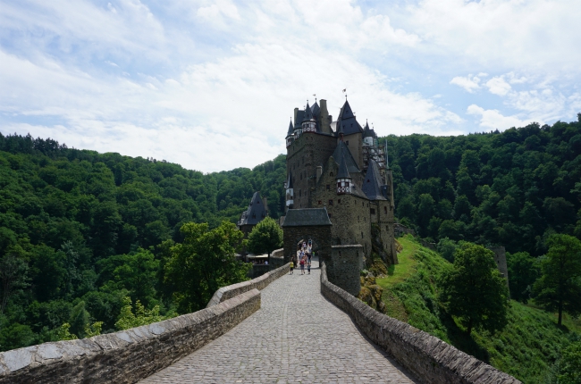 Burg Eltz castle Germany, Visit Burg Eltz, a lovely castle at Germany