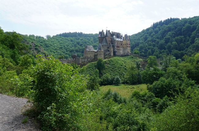 Burg Eltz castle Germany, Visit Burg Eltz, a lovely castle at Germany